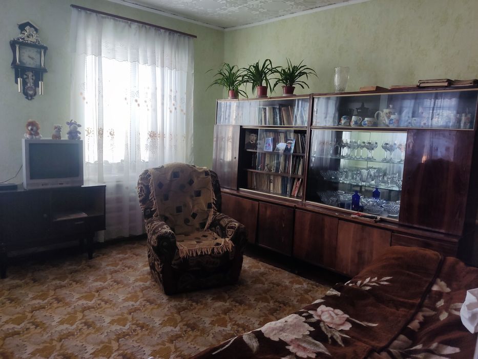Продам добротний будинок на дві сім'ї