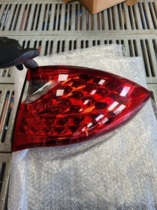 Farolim Direito Do Painel Lanterna Tras Stop Drt Porsche Cayenne (9Pa)