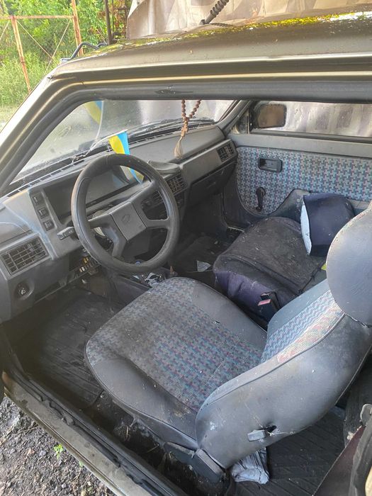 Продам Таврию 2002 року випуску, або на запчастини