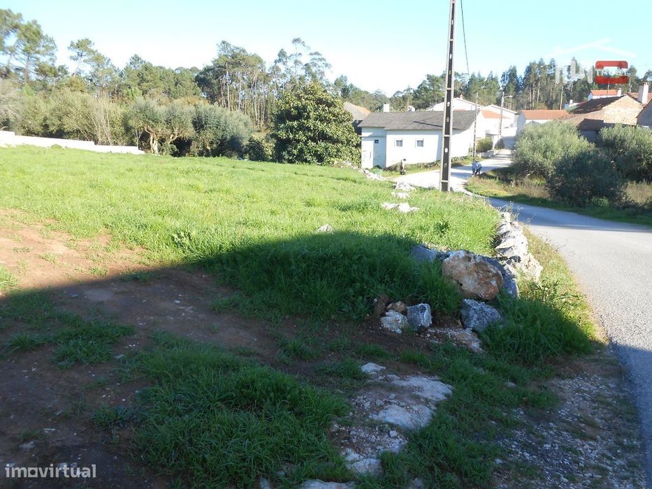 Lote De Terreno Com 900 M2 Para Construção Lapa Furada São Mamede — São Mamede, Leiria