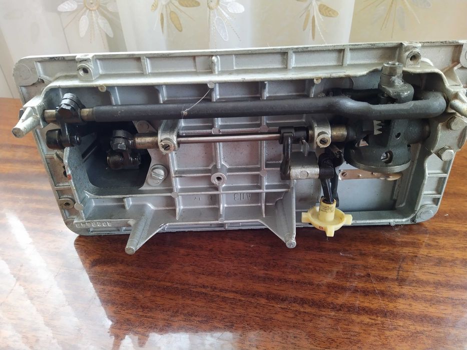 Швейна машинка Чайка 142 М