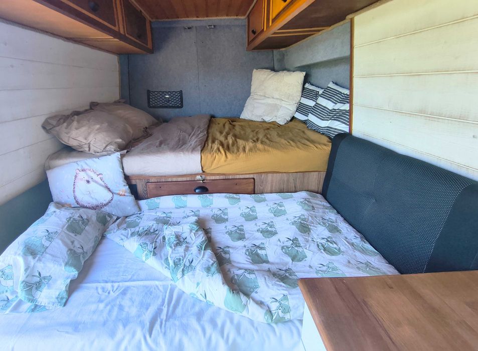 Kampervan z panelami słonecznymi Mercedes Sprinter