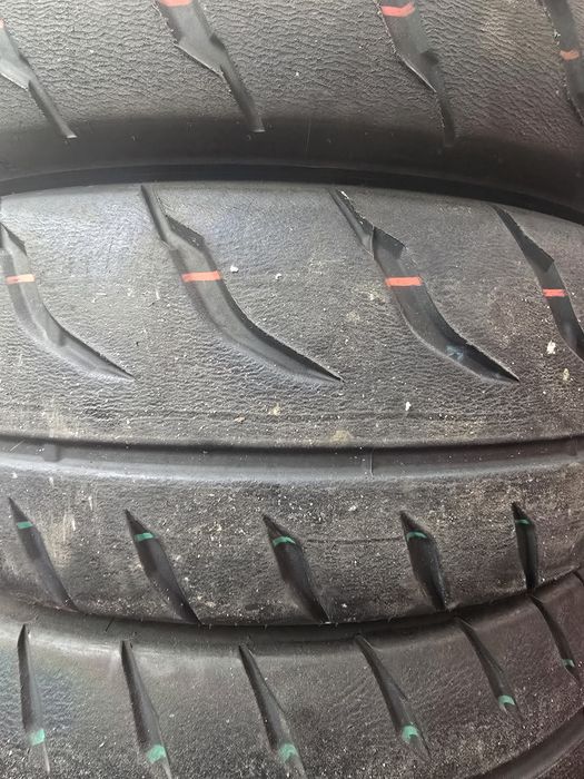 Pneus  toyo 205/60R13