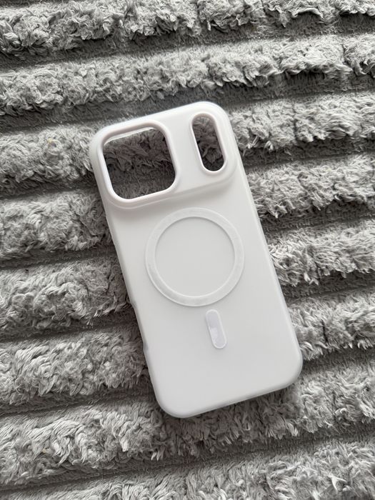 Чолох Iphone 17 pro max