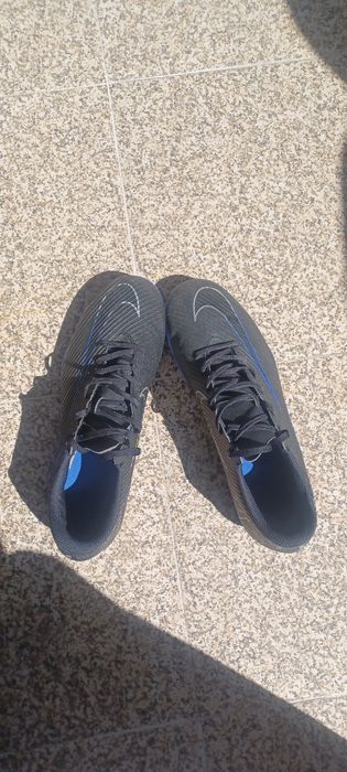 Chuteiras Nike Mercurial – Preto com detalhes em azul, nº 42.5
