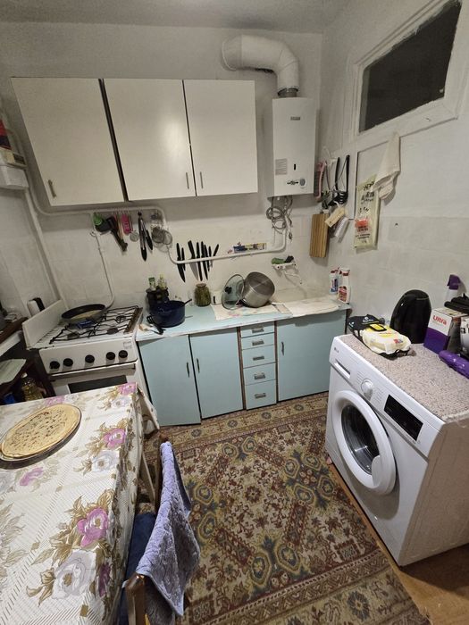 Трьох кімнатна . Інститутська