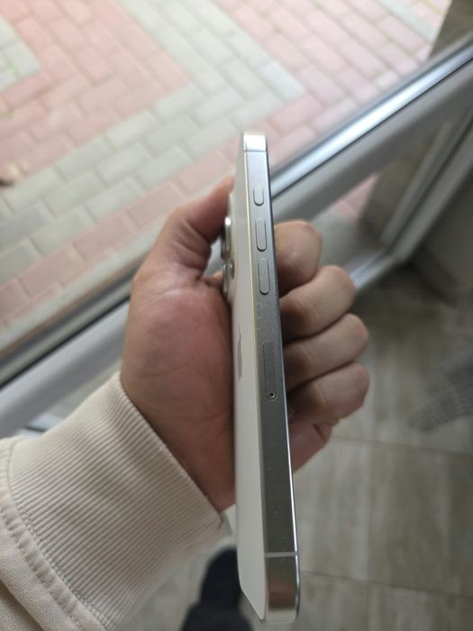 iPhone 16 pro 256gb 88% baterii