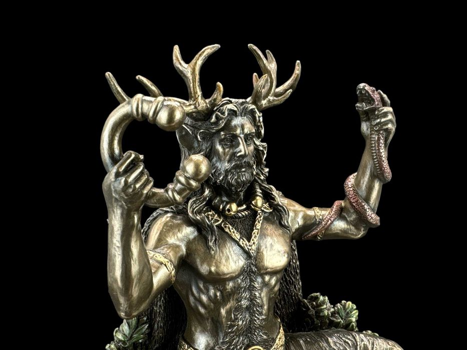 Siedzący Nordycki Bóg Cernunnos Veronese (Wu77059a4)