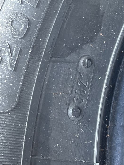 Продам кимплект коліс 235/65 r16 зима