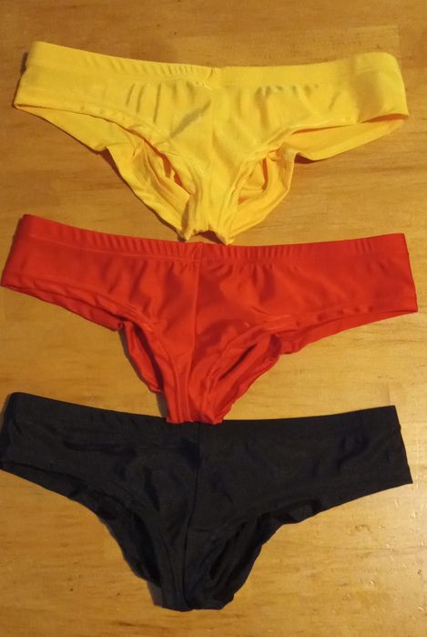 Brazylijskie stringi, brazyliany szorty, hipstery kąpielówki męskie