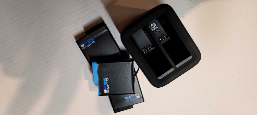 Carregador + Baterias p/ GoPro Hero 7 Black