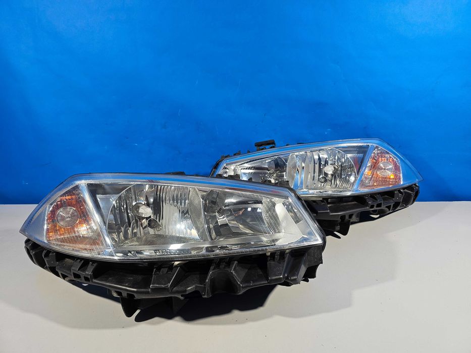 Renault Megane II 2 Lampy Przód Przednie Komplet Lewa + Prawa EU Ładne