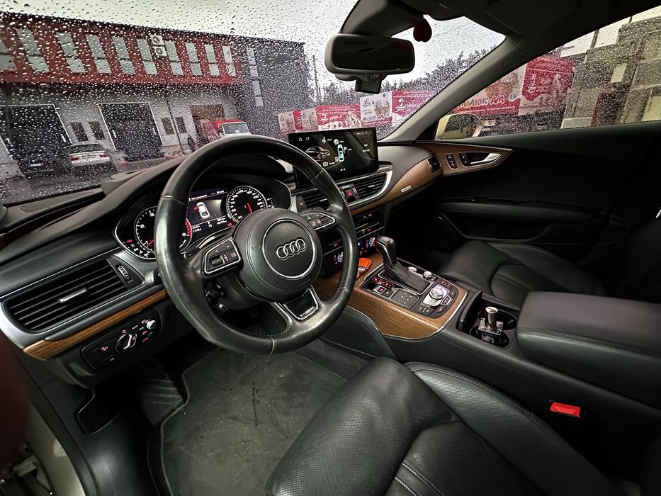 продам лайнера в жирній комплектації