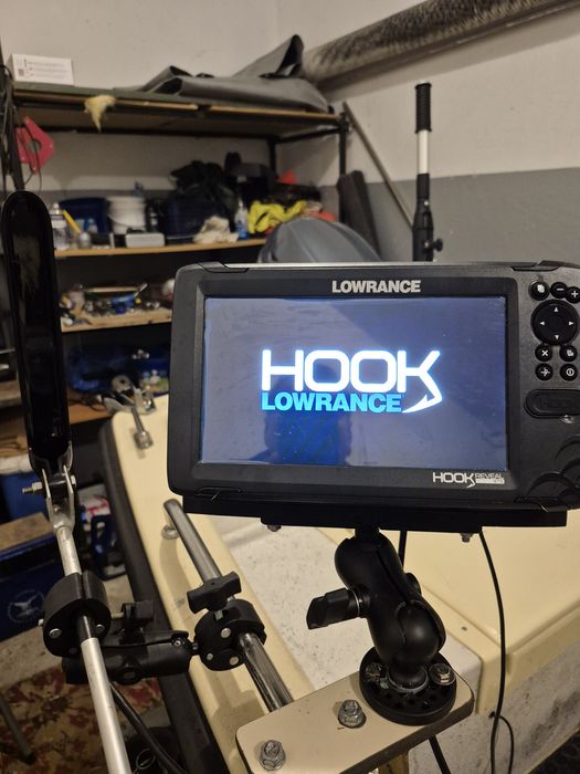 Echosonda Lowrance hook 9 reveal 9TS