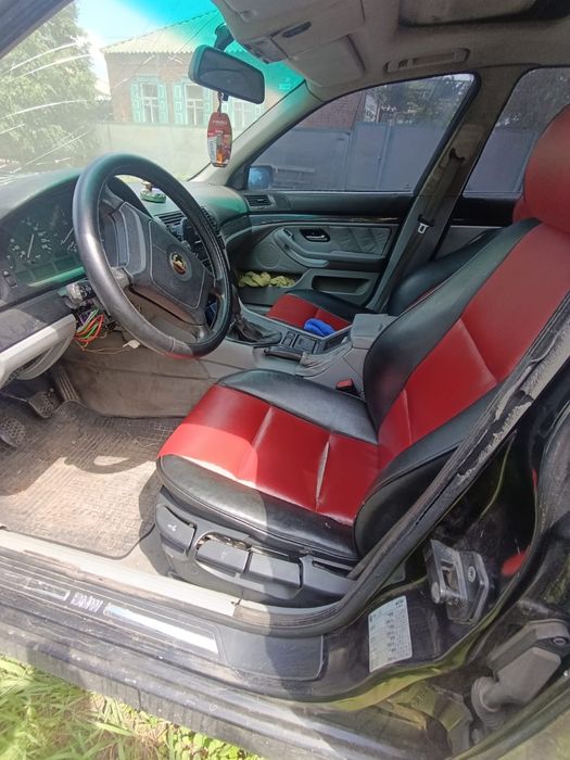 BMW e39 528, торг уместен