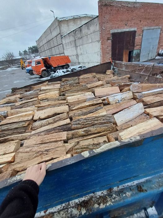Дрова дубовые, ясень, сосна — оптом и в розницу с доставкой