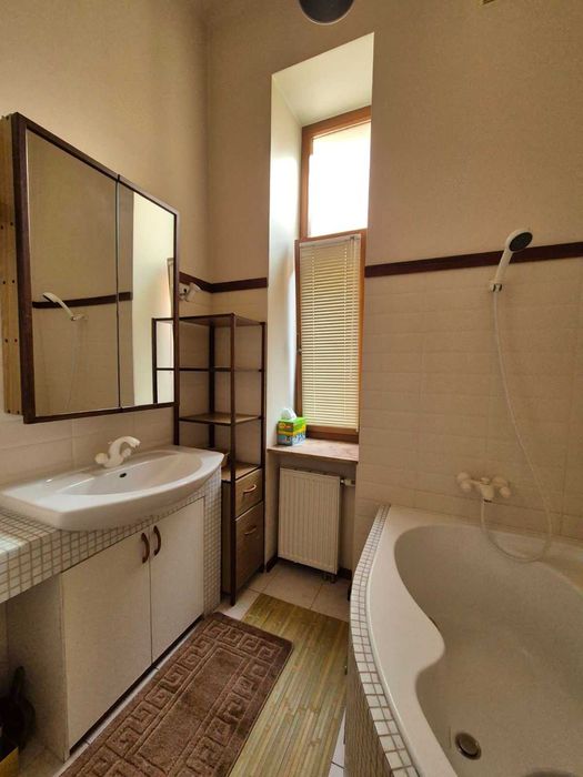 Оренда 2-х кімнатної квартири в центральній частині міста / Пекарська