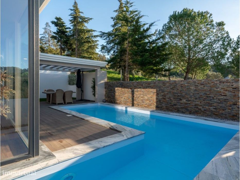 Moradia T4 com jardim e piscina no Parque Natural da Arrábida