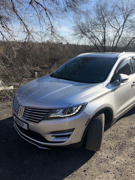 Шикарный  Lincoln MKC