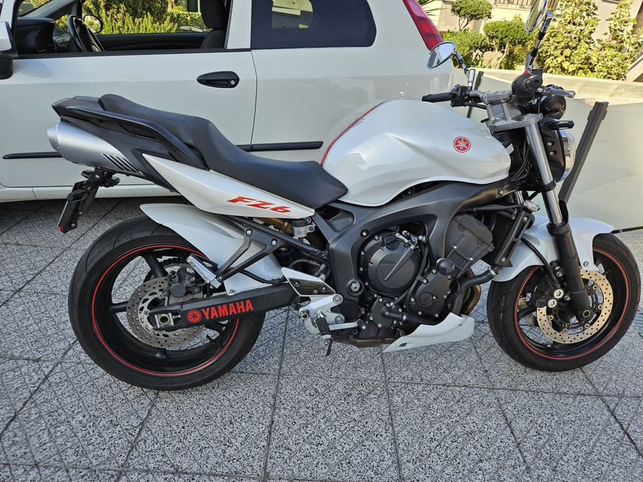 Yamaha FZ6 naked