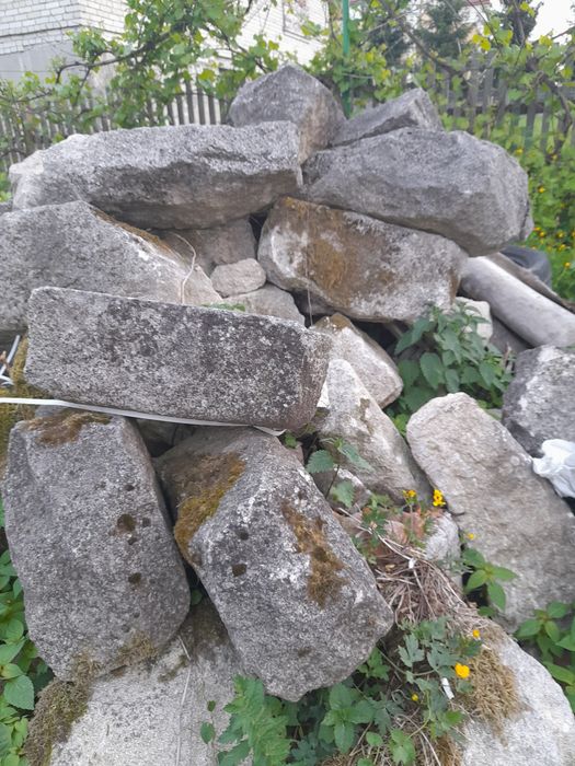 Камінь природній