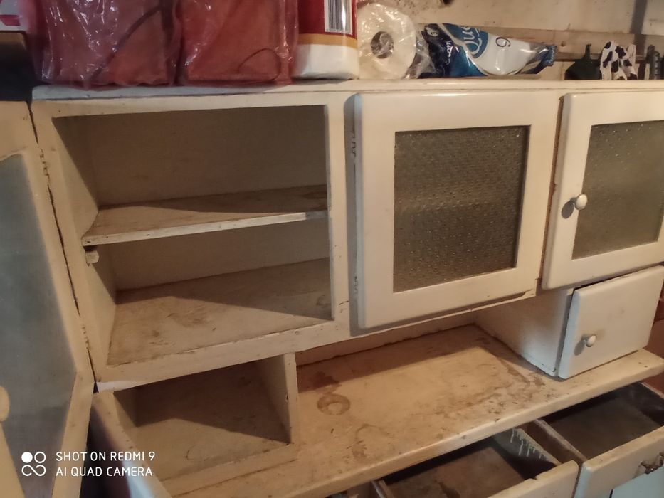 Sprzedam stara,babcina szafę.