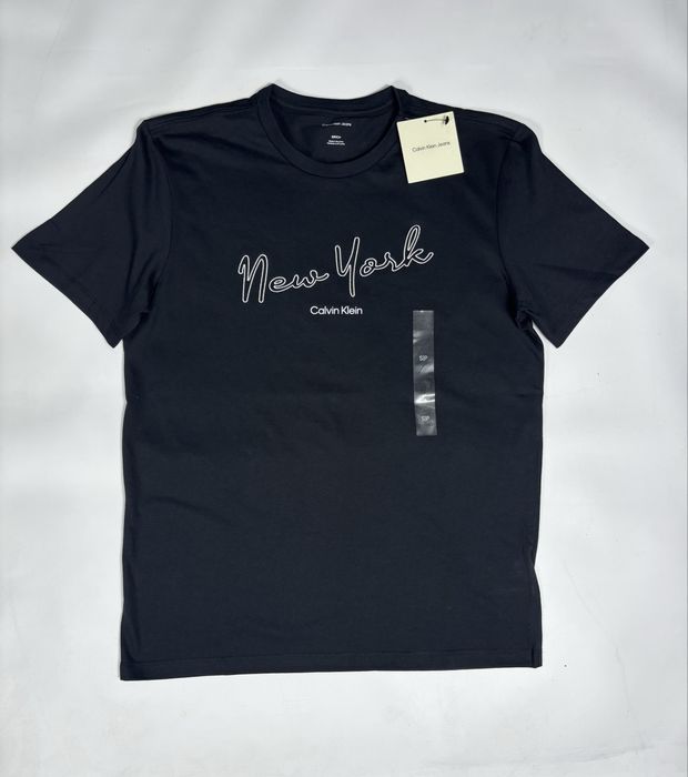 Футболка  Calvin Klein.  ОРИГІНАЛ.    С.  М. Л