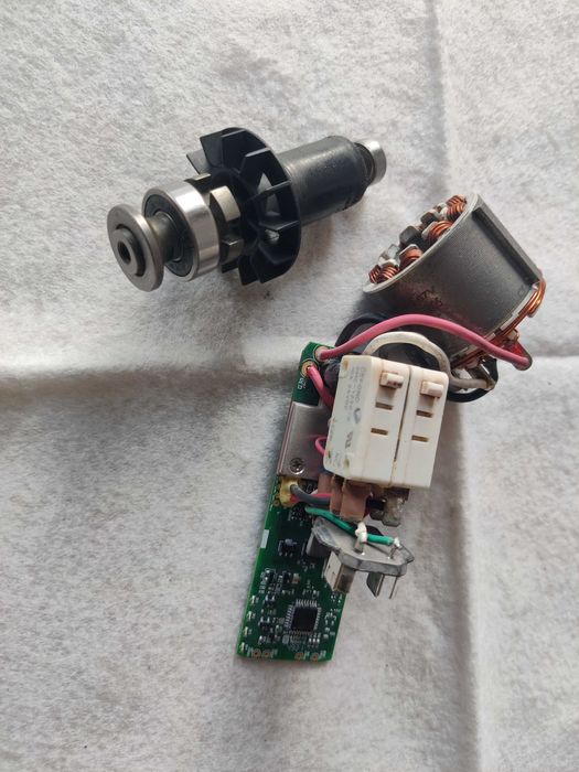 elektronika plus silnik bezszczotkowy  Bosch GWS 12V-76