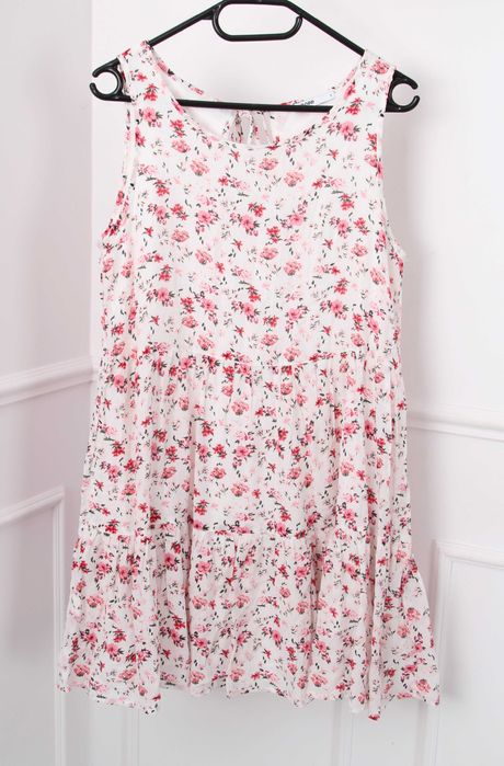 Nowa sukienka damska biała w kwiaty Cropp S