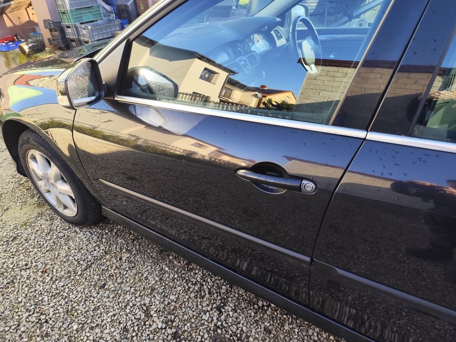 Na części Laguna 3 GT NV676 2.0 dCi zderzak maska błotnik drzwi klapa