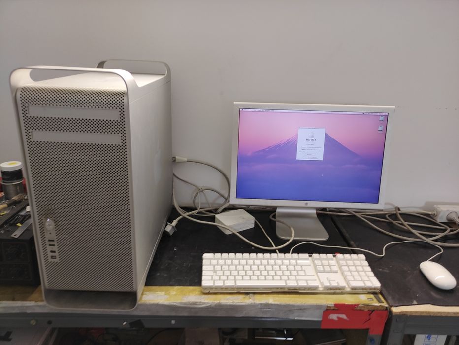Mac pro com ecrã Apple cinema434970525948989441