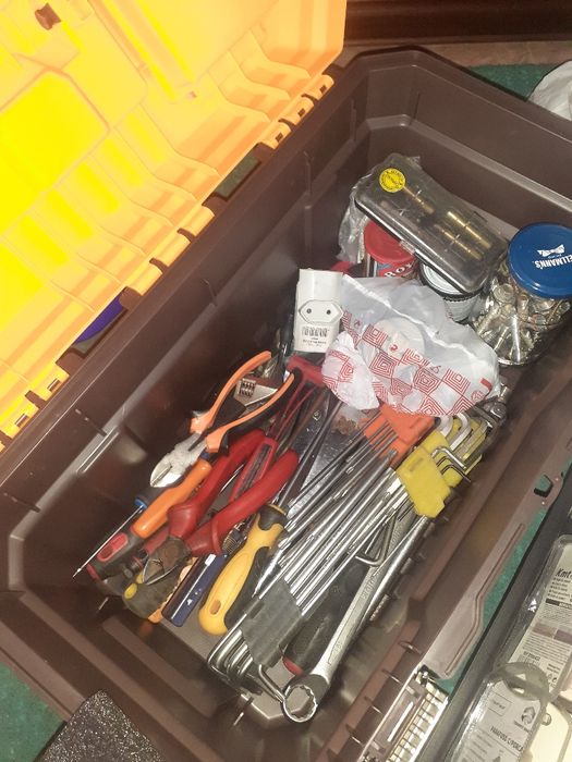 Toolbox475764403251466243