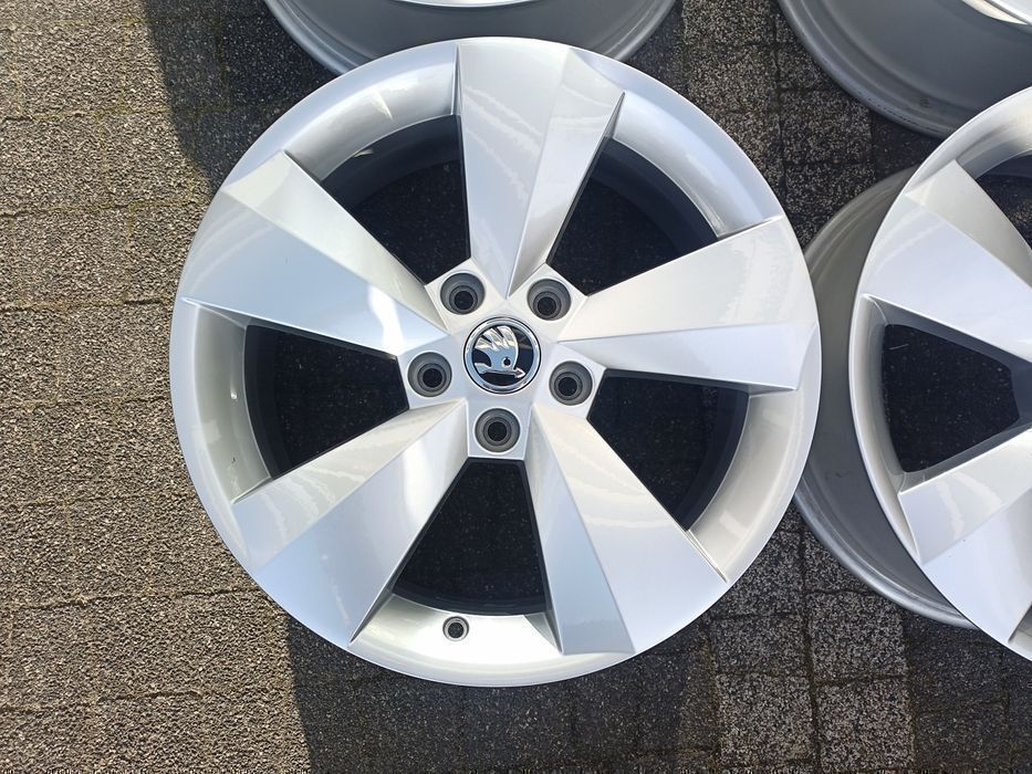 OEM 17" Skoda Superb Octavia Kodiaq Karoq Passat Tiguan Touran j. Nowe