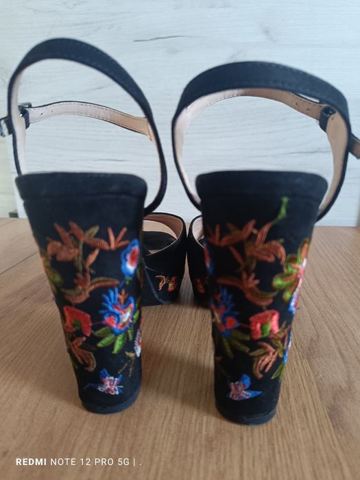 Buty damskie na grubym obcasie