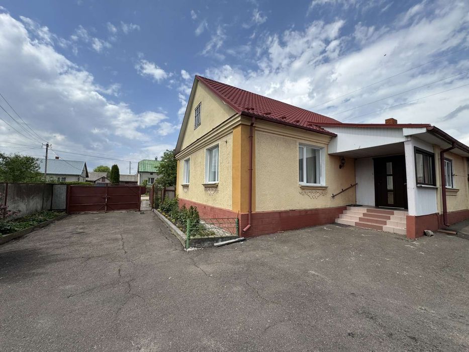 Продаж будинку Кременець