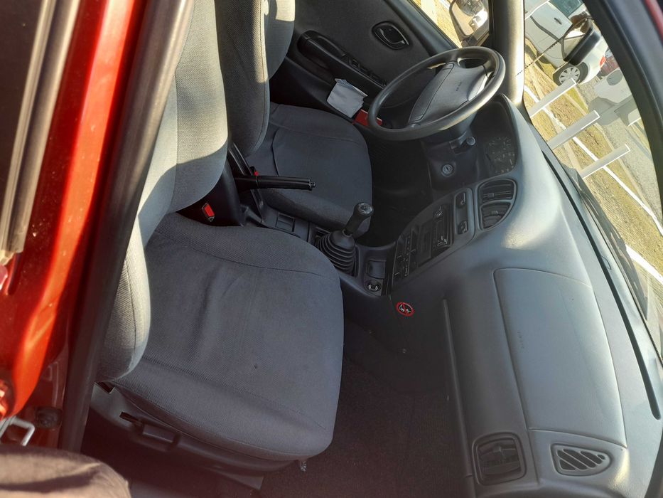 Suzuki Baleno 1.3i 16v - Bom negócio