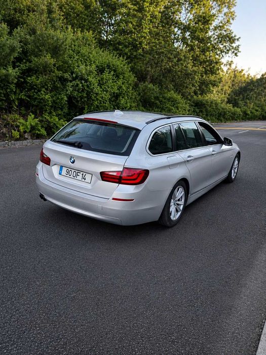 BMW Série 520d – Automática – Teto panorâmico – Pele