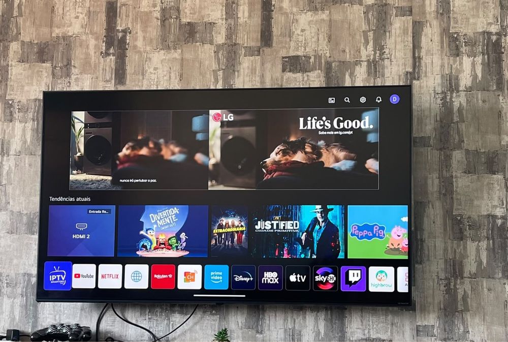 Televisor e maquina de lavar roupa