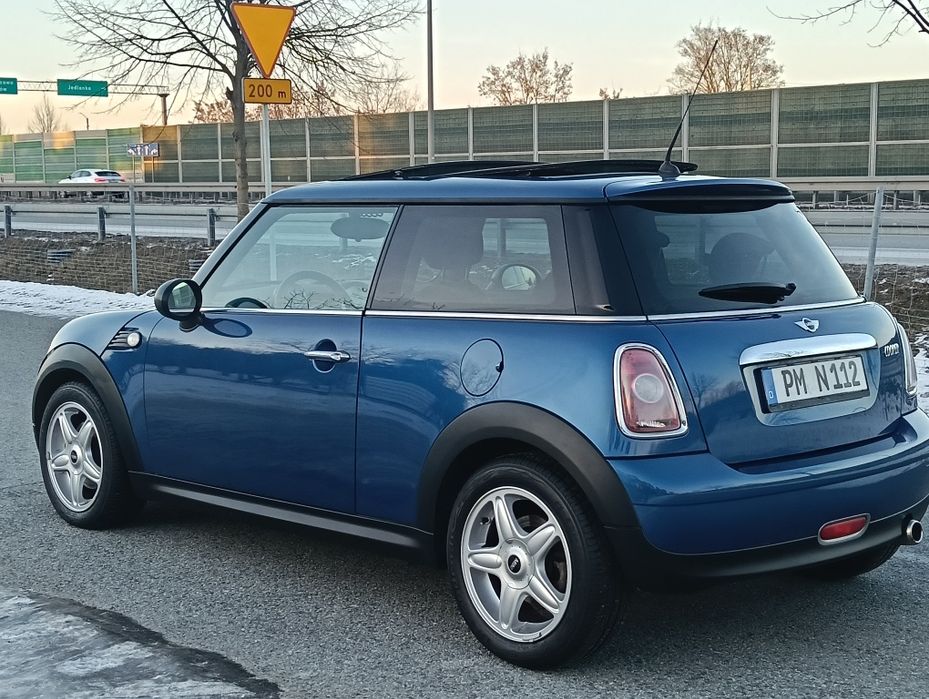 Mini Cooper z Niemiec fulla opcja opłacony 1.6 benzyna