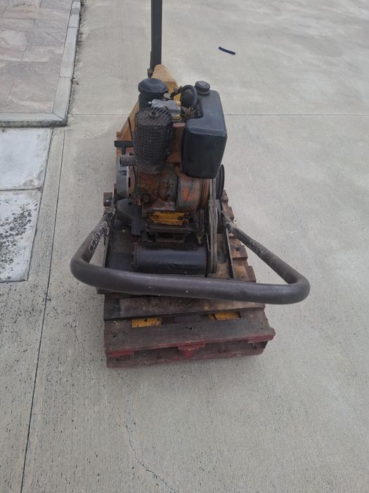 Pá compactadora a diesel