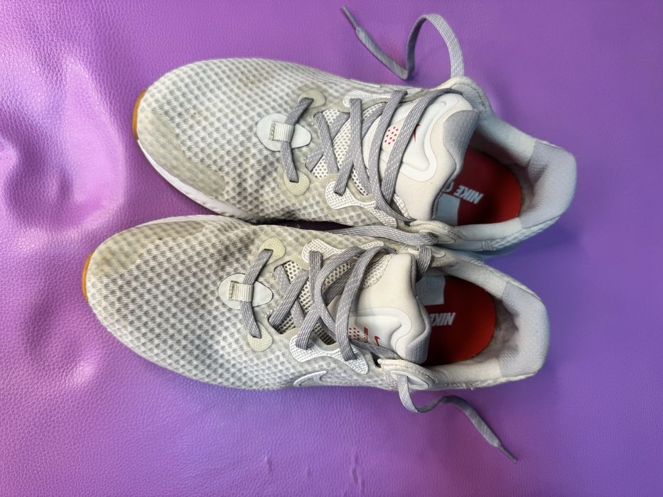Кросівки Nike Renew Run 2 розмір 42,5