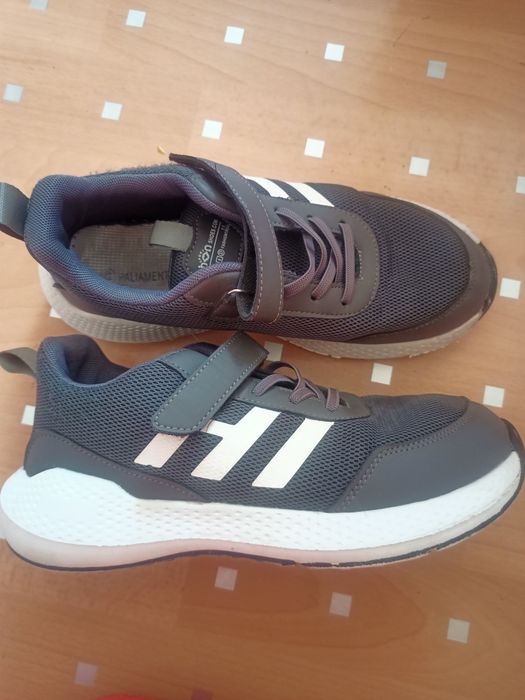 Дитяче взуття кросівки