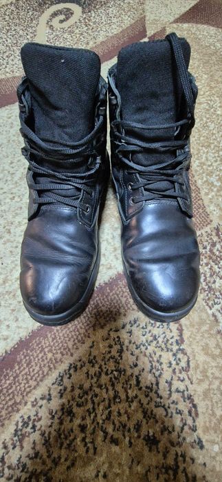 Продам мужские ботинки