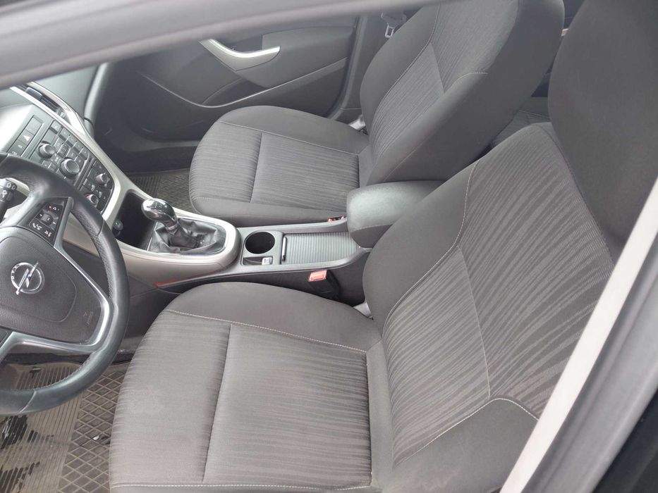 Opel Astra J 1.7 CDTI 125km.