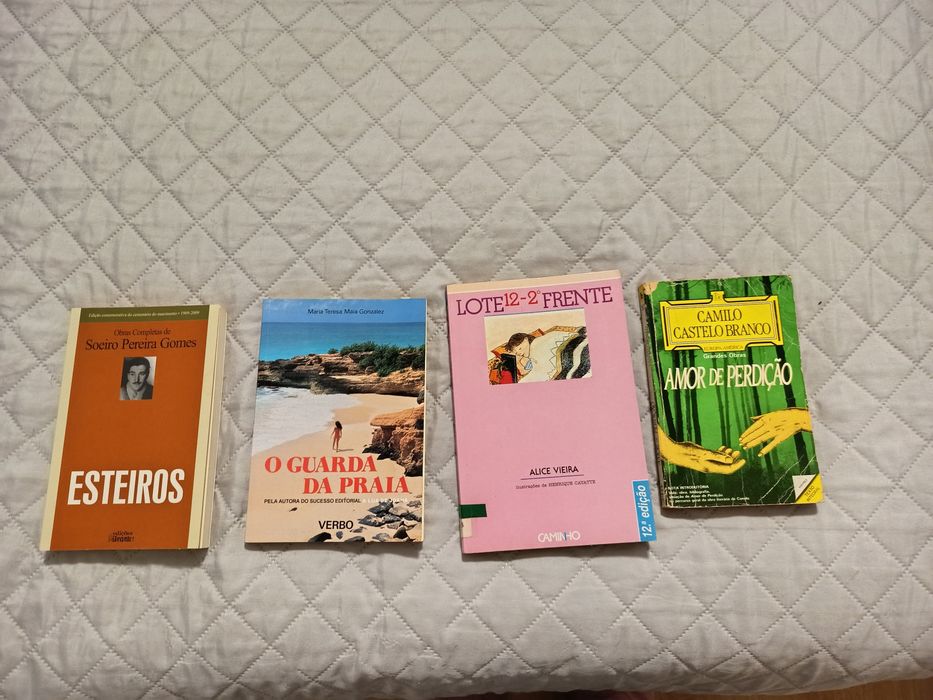 Vários livros em bom estado