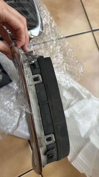 Grill nerki BMW E39 logo zestaw