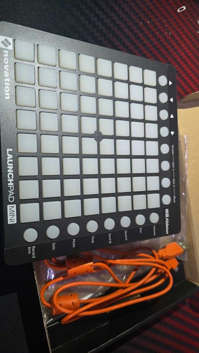 Novation Launchpad Mini MKI Acessórios De Áudio como novo