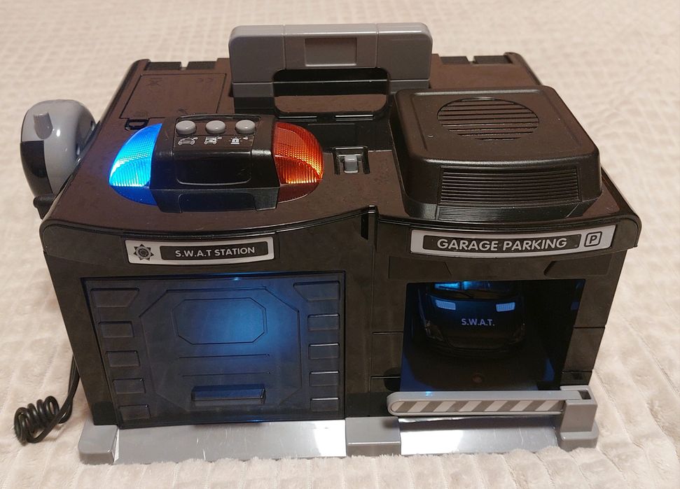 Гараж паркинг со звуковыми и световым эффектом, с рацией