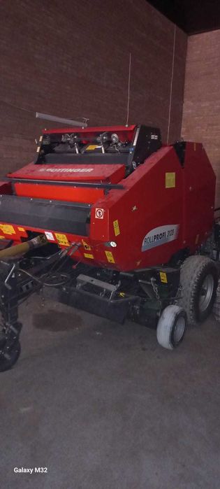 Рулонний прес-підбирач Pöttinger Rollprofi 3120