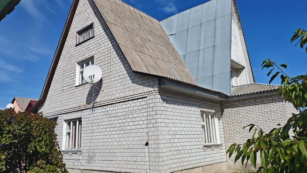 Продам будинок в селі Лютіж, Вишгородського р-ну. З власним виходом в ліс. Ділянка 15,5 сот. Без комісії
